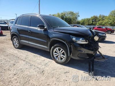 Czwarte zdjęcie samochodu z boku: 2015 VOLKSWAGEN TIGUAN S VIN:WVGAV7AX3FW551857 - miniatura