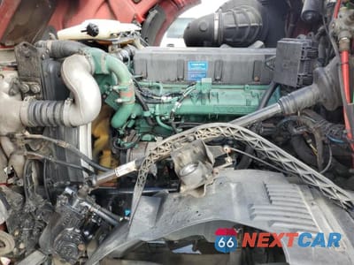 Zdjęcie 7 z 10 samochodu: 2013 VOLVO VN VNL VIN:4V4NC9KK8DN143534 - miniatura