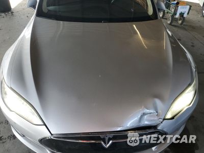 Zdjęcie 11 z 12 samochodu: 2015 TESLA MODEL S 85D VIN:5YJSA1H23FFP69278 - miniatura