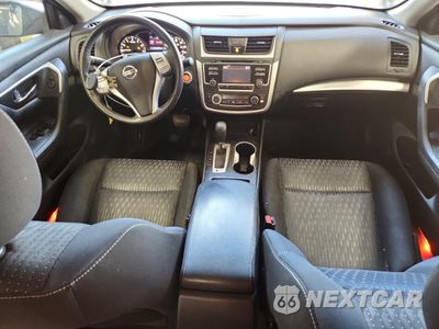 Zdjęcie 8 z 12 samochodu: 2016 NISSAN ALTIMA 2.5 VIN:1N4AL3AP6GC145924 - miniatura