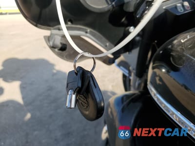 Zdjęcie 8 z 9 samochodu: 2012 HARLEY-DAVIDSON FLHTK ELECTRA GLIDE ULTRA LIMITED VIN:1HD1KEM15CB677759 - miniatura