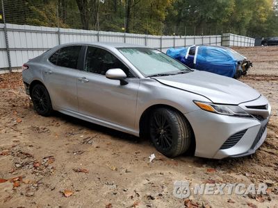 Czwarte zdjęcie samochodu z boku: 2020 TOYOTA CAMRY SE VIN:4T1G11AK8LU876289 - miniatura