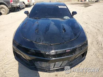 Piąte zdjęcie samochodu w środku: 2018 CHEVROLET CAMARO SS VIN:1G1FH1R70J0146871 - miniatura