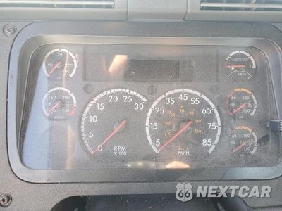 Zdjęcie 8 z 10 samochodu: 2016 FREIGHTLINER CASCADIA 125 SEMI TRUCK VIN:1FUBGEDV6GLHC5609 - miniatura