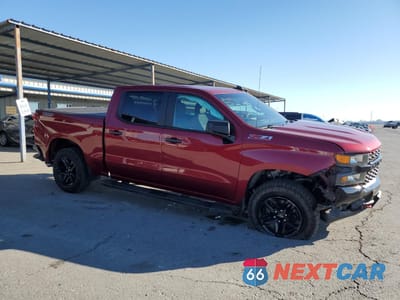 Czwarte zdjęcie samochodu z boku: 2020 CHEVROLET SILVERADO K1500 TRAIL BOSS CUSTOM VIN:3GCPYCEH8LG236872 - miniatura