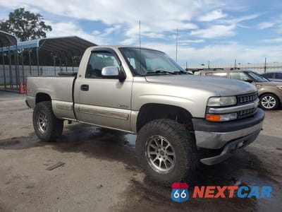 Czwarte zdjęcie samochodu z boku: 1999 CHEVROLET SILVERADO K1500 VIN:1GCEK14T0XZ118288 - miniatura