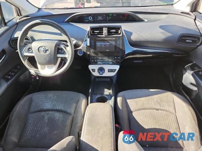 Zdjęcie 8 z 12 samochodu: 2018 TOYOTA PRIUS VIN:JTDKBRFU9J3596405 - miniatura