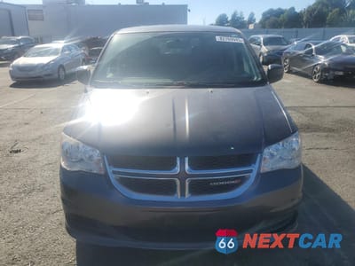 Piąte zdjęcie samochodu w środku: 2016 DODGE GRAND CARAVAN SE VIN:2C4RDGBG4GR143161 - miniatura