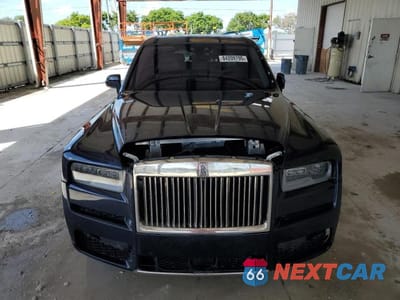Piąte zdjęcie samochodu w środku: 2021 ROLLS-ROYCE CULLINAN VIN:SLATV4C07MU204690 - miniatura