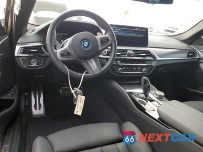 Zdjęcie 8 z 13 samochodu: 2023 BMW 530E VIN:WBA13AG08PCM36169 - miniatura