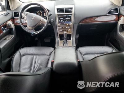 Zdjęcie 8 z 14 samochodu: 2013 LINCOLN MKX VIN:2LMDJ8JK9DBL27028 - miniatura