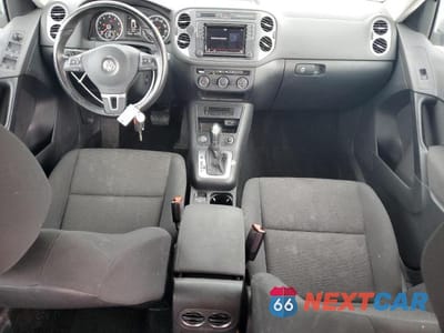 Zdjęcie 8 z 12 samochodu: 2017 VOLKSWAGEN TIGUAN S VIN:WVGAV7AX7HK054658 - miniatura