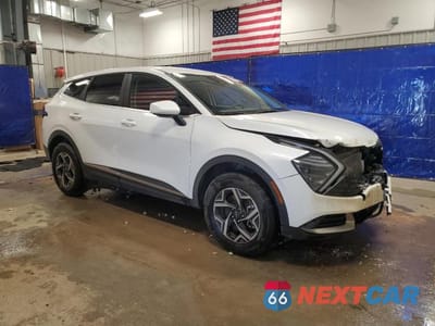Czwarte zdjęcie samochodu z boku: 2025 KIA SPORTAGE LX VIN:KNDPUCDF1S7405779 - miniatura