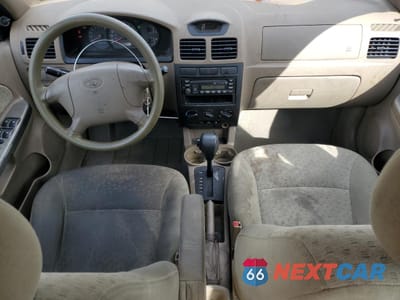 Zdjęcie 8 z 13 samochodu: 2004 KIA RIO VIN:KNADC125346312692 - miniatura