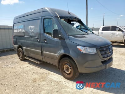 Czwarte zdjęcie samochodu z boku: 2019 MERCEDES-BENZ SPRINTER 2500/3500 VIN:WD4PF0CD1KP046853 - miniatura