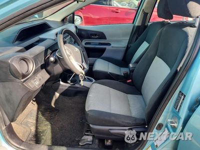 Zdjęcie 7 z 11 samochodu: 2012 TOYOTA PRIUS C VIN:JTDKDTB31C1021010 - miniatura