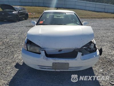 Piąte zdjęcie samochodu w środku: 1997 TOYOTA CAMRY CE VIN:4T1BG22K7VU778015 - miniatura