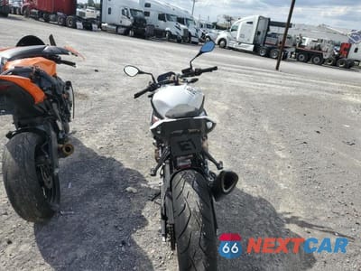 Czwarte zdjęcie samochodu z boku: 2024 BMW S 1000 R VIN:WB10E5305R6J96504 - miniatura