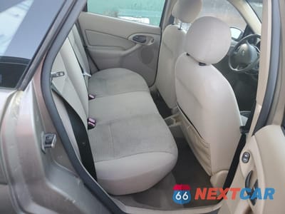 Zdjęcie 10 z 12 samochodu: 2004 FORD FOCUS SE COMFORT VIN:1FAFP34Z04W147086 - miniatura