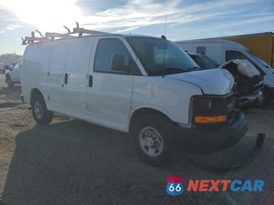 Czwarte zdjęcie samochodu z boku: 2017 CHEVROLET EXPRESS G2500 VIN:1GCWGAFF3H1315937 - miniatura