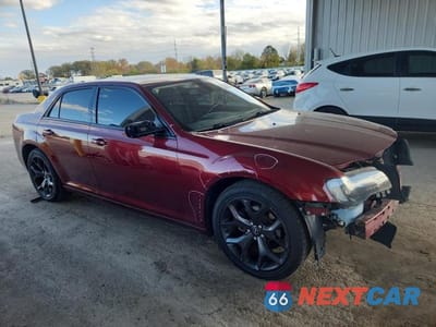 Czwarte zdjęcie samochodu z boku: 2021 CHRYSLER 300 TOURING VIN:2C3CCAAG3MH505302 - miniatura