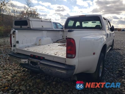 Trzecie zdjęcie samochodu z tyłu: 2000 FORD F350 SUPER DUTY VIN:1FTWW32F5YEA55005 - miniatura