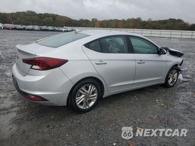 Trzecie zdjęcie samochodu z tyłu: 2019 HYUNDAI ELANTRA SEL VIN:KMHD84LF1KU743274 - miniatura