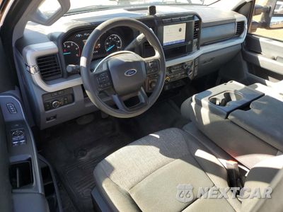 Zdjęcie 8 z 13 samochodu: 2023 FORD F350 SUPER DUTY VIN:1FTRF3BT2PEE07751 - miniatura