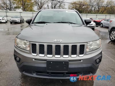 Piąte zdjęcie samochodu w środku: 2012 JEEP COMPASS SPORT VIN:1C4NJDBB3CD523017 - miniatura
