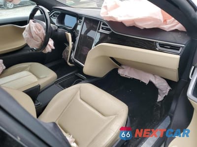 Zdjęcie 8 z 12 samochodu: 2016 TESLA MODEL S VIN:5YJSA1E15GF156138 - miniatura