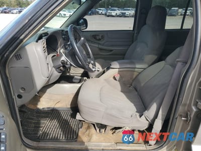 Zdjęcie 7 z 14 samochodu: 2004 CHEVROLET BLAZER VIN:1GNDT13X44K159774 - miniatura