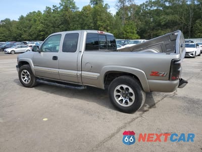 Drugie zdjęcie samochodu z przodu: 2000 CHEVROLET SILVERADO K1500 VIN:2GCEK19T2Y1297193 - miniatura