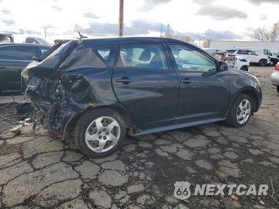 Trzecie zdjęcie samochodu z tyłu: 2010 PONTIAC VIBE VIN:5Y2SP6E83AZ417549 - miniatura