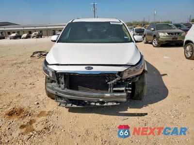 Piąte zdjęcie samochodu w środku: 2019 KIA SEDONA LX VIN:KNDMB5C13K6553089 - miniatura