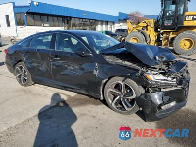 Czwarte zdjęcie samochodu z boku: 2019 HONDA ACCORD SPORT VIN:1HGCV1F33KA164685 - miniatura