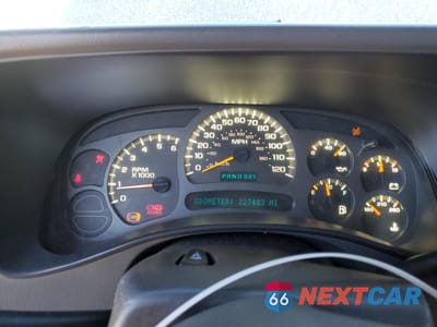Zdjęcie 9 z 14 samochodu: 2003 GMC YUKON XL C1500 VIN:1GKEC16T43J113540 - miniatura