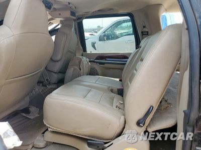 Zdjęcie 11 z 13 samochodu: 2005 FORD EXCURSION LIMITED VIN:1FMSU43P15ED38431 - miniatura