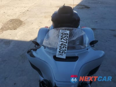 Piąte zdjęcie samochodu w środku: 2025 HARLEY-DAVIDSON FLHTCUTG VIN:1HD1MAF15SB852798 - miniatura
