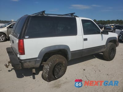 Trzecie zdjęcie samochodu z tyłu: 1997 CHEVROLET TAHOE K1500 VIN:3GNEK18R3VG112763 - miniatura