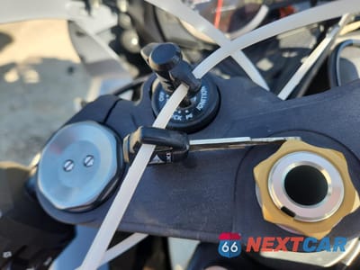 Zdjęcie 8 z 10 samochodu: 2022 SUZUKI GSX-R600 VIN:JS1GN7FA6N7100721 - miniatura