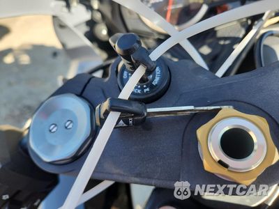 Zdjęcie 8 z 10 samochodu: 2022 SUZUKI GSX-R600 VIN:JS1GN7FA6N7100721 - miniatura