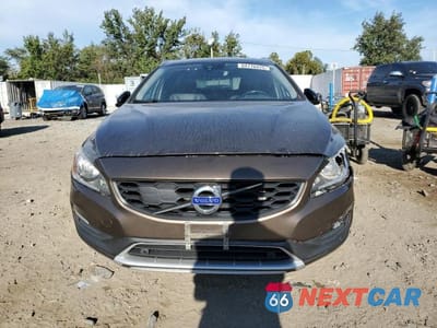 Piąte zdjęcie samochodu w środku: 2015 VOLVO V60 CROSS COUNTRY PREMIER VIN:YV4612HK3F1000499 - miniatura