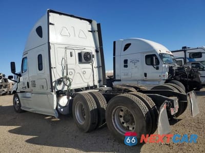 Trzecie zdjęcie samochodu z tyłu: 2019 FREIGHTLINER CASCADIA 126 SEMI TRUCK VIN:3AKJHHDR5KSKW2230 - miniatura