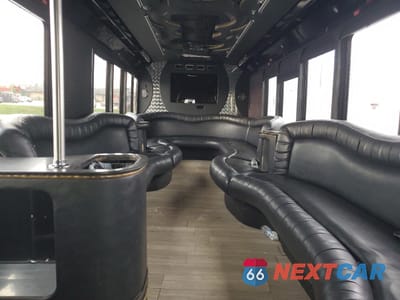 Zdjęcie 6 z 10 samochodu: 2007 GMC C5500 C5V042 VIN:1GDE5V1987F422313 - miniatura