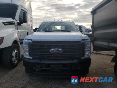 Piąte zdjęcie samochodu w środku: 2024 FORD F350 SUPER DUTY VIN:1FT8W3DT7REE14142 - miniatura