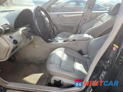 Zdjęcie 7 z 11 samochodu: 2005 MERCEDES-BENZ C 230K SPORT SEDAN VIN:WDBRF40JX5F717417 - miniatura