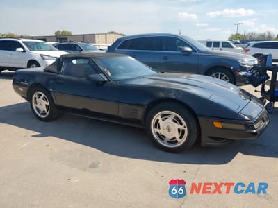 Czwarte zdjęcie samochodu z boku: 1988 CHEVROLET CORVETTE VIN:1G1YY3181J5118590 - miniatura