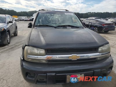 Piąte zdjęcie samochodu w środku: 2004 CHEVROLET TRAILBLAZER LS VIN:1GNDT13S442359008 - miniatura