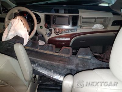 Zdjęcie 8 z 14 samochodu: 2013 TOYOTA SIENNA XLE VIN:5TDYK3DCXDS337149 - miniatura