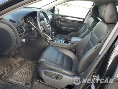 Zdjęcie 7 z 13 samochodu: 2012 VOLKSWAGEN TOUAREG V6 VIN:WVGFF9BP5CD003380 - miniatura